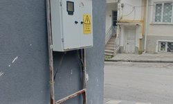 Eskişehir'de pano kaldırıma taştı