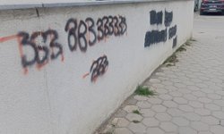 Eskişehir'de duvarlara izinsiz yazı