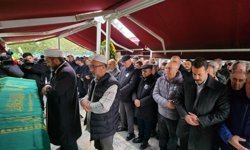 Sinem Dedetaş’ın acı günü: Babasını Eskişehir'de son yolculuğuna uğurladı