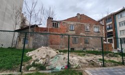 Eskişehir'de metruk binalar tehlike saçıyor!