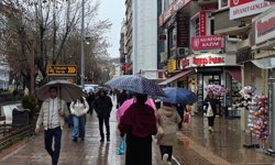 Eskişehir’de sağanak yağışa hazırlıksız yakalandılar