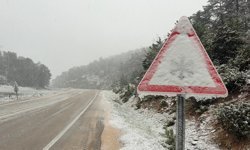 Afyon’da kar ulaşımı felç etti!