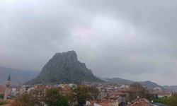 Afyon'da hava bozdu: Güne yağmurla başlandı