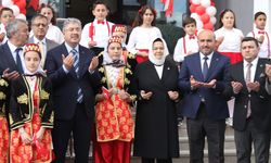 Eskişehir'de Doktor Mustafa Çamkoru Ortaokulu kapılarını açtı