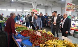 Başkan Ataç Çamlıca Pazrı'nda vatandaşın nabzını tuttu