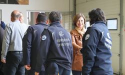 Ayşe Ünlüce personelle bayramlaştı