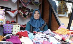 Hobisini mesleğe çevirdi: El emeği ürünlerle geçimini sağlıyor