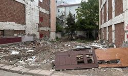 Eskişehir'de mahallede biriken inşaat atıkları endişe yarattı!