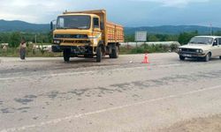 Gediz'de otomobil ile kamyon çarpıştı!