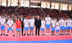 Özel sporcular alkış topladı