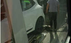 Eskişehir'de trafik ışığında duramadı, tır sürücü araçta sıkıştı!