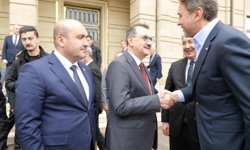Bakan Bayraktar'tan Eskişehir Valiliğine ziyaret
