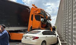 Eskişehir trafiğini felç eden kaza: Araçlar hurdaya çıktı!