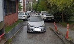 Eskişehir'de araçlar kaldırım geçişini etkiledi
