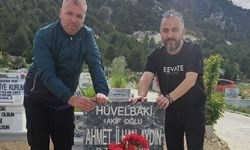 Merhum başkanın kabrini ziyaret ettiler