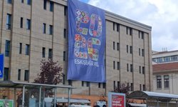 2026 Eskişehir Yılı logosu belediye binasında yerini aldı