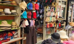 Eskişehir'e tam yaz gelmese de yazlık aksesuarlara ilgi arttı