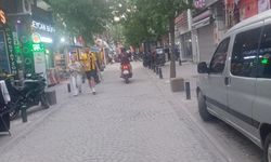 Eskişehir'de motosiklet yaya yolunda ilerledi