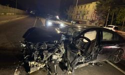 Eskişehir-Kütahya yolunda feci kaza: Sürücü araçta sıkıştı