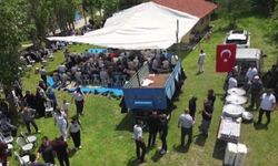 Eskişehir'de yüzlerce kişi yağmur ve şükür duasında bir araya geldi