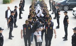 Eskişehir'de 8 masaj salonuna fuhuş baskını: 7 kişi tutuklandı!
