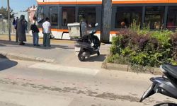 Eskişehir'de yaya geçidinde durunca arkadan çarptılar!