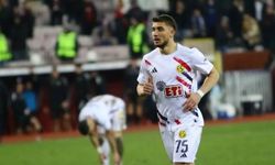 Eskişehirspor’da stoper hattı dağılıyor: Bir ayrılık daha!