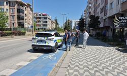 Eskişehir'de otomobil bisikletliye çarptı!