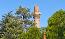 Eskişehir’de yıkılan minare kaderine terk edildi