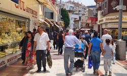 Eskişehir'de çarşıda yoğunluk: Güzel havayı gören kendini sokağa attı