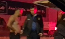 Eskişehir'de annesini bıçakla kovaladı: Polis aracını yumrukladı!