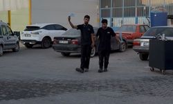 Eskişehir'de halay müziğini duyan işçiler işe ara verdi