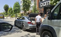 Eskişehir'de yolda kalan araç trafiği kilitledi