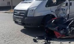 Eskişehir'de motosiklet kazası: Hurdaya döndü!