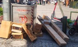 Eskişehir'de duyarsızlık tepki çekti: Sokak çöplüğe döndü!