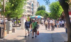 Eskişehir'in gözde caddesinde adım atacak yer kalmadı!