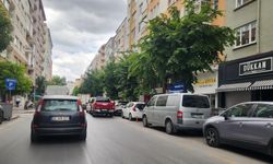 Eskişehir'de çift sıra park trafiği aksatıyor