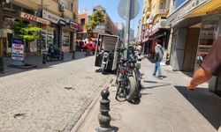 Eskişehir'de kaldırım işgali yayaları zorluyor