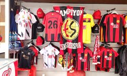 Eskişehirspor formalarına taraftarlardan yoğun ilgi