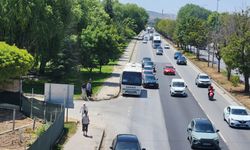 Eskişehir'de çevre yolunda otobüsler trafiği kilitliyor!