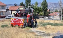 Eskişehir’de okul ve sağlık ocağı arasındaki otluk alanda yangın!