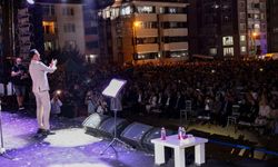 Alişan Bilecik'i coşturdu: 25 bin kişi konser alanına akın etti
