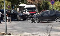 Eskişehir’de iki araç birbirine girdi! Araçlar hurdaya döndü