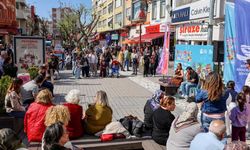 Müziğini sokağa taşı! Eskişehir’de “Sahne Senin”