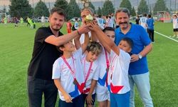 Kupaları Müdür Kalın’dan aldılar