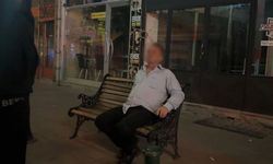 Eskişehir’de alkollü kişi “Beni dışladılar” dedi, gözyaşlarına boğuldu