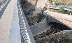 Bilecik’te Hamsu Köprüsü’nde güvenlik teli tehlikesi