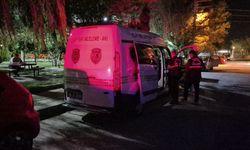 Eskişehir'de hareketli gece: Apartmanın ikinci katından düştü!
