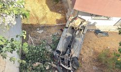 Bilecik’te feci kaza! Otomobil apartman bahçesine uçtu