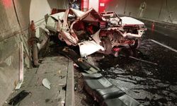 Bilecik’te feci kaza! Traktöre arkadan çarpan otomobil hurdaya döndü